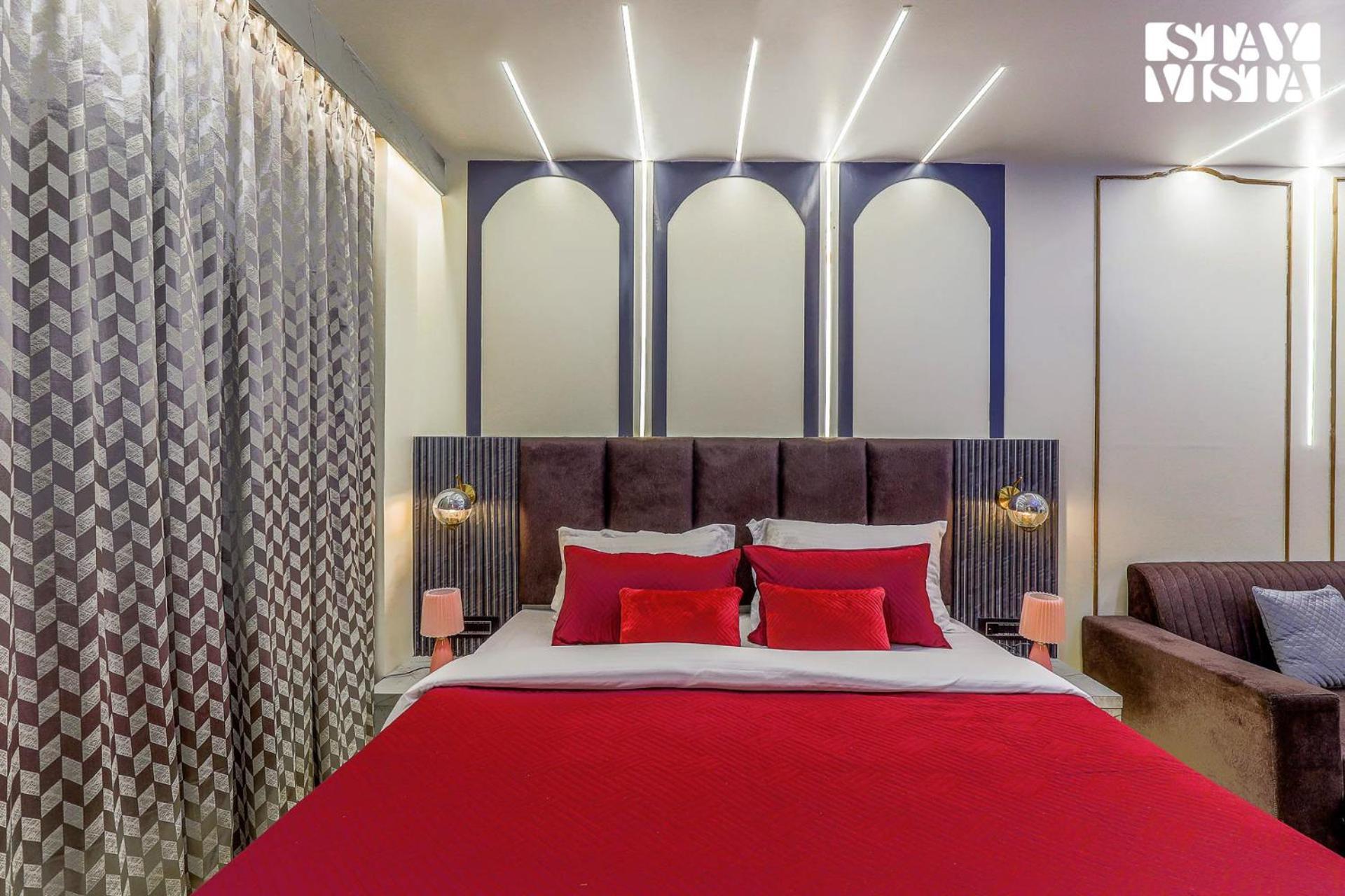 Apartment Stayvista At Cityscape With Rooftop Pool -